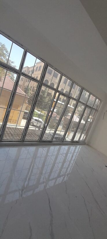 Kommersiya daşınmaz əmlakının satışı: KLİNİKA icarəyə verilir. Otaqların sayı 21 di. SAHƏSİ 430 kV . YENİ — 25