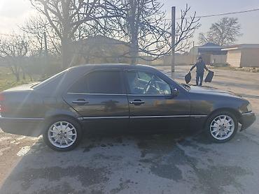 avto 312: Mercedes-Benz C-Class (W202) sedan Xüsusiyyətlər: - Kuzov: 4 qapılı — 3