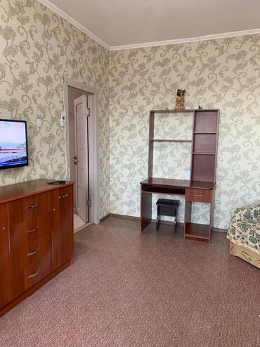 снять квартиру в заре: 1 бөлмө, 33 кв. м, 105-серия, 5 кабат, Косметикалык ремонт