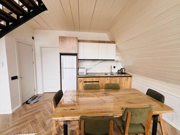 Bağ evlərinin kirayəsi: A-Frame dizaynlı müstəqil dağ evi – şəxsi həyət və hovuzla - Üstü tam — 2