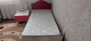 şkaflı ütü stolu: Təknəfərlik çarpayı