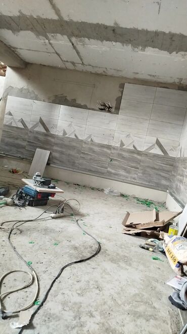 Укладка плитки: Резка плитки, Гидроизоляционные работы, Укладка плитки на откосы, окна, двери | Керамическая плитка, Керамогранитая плитка, Мозаичная плитка | Диагональная укладка, Горизонтальная укладка, Раскладка в разбежку Больше 6 лет опыта — 6