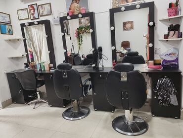 Mebel: Salon üçün mebel dəsti 3 ədəd kreslolarla biryerde Satılır 450₼