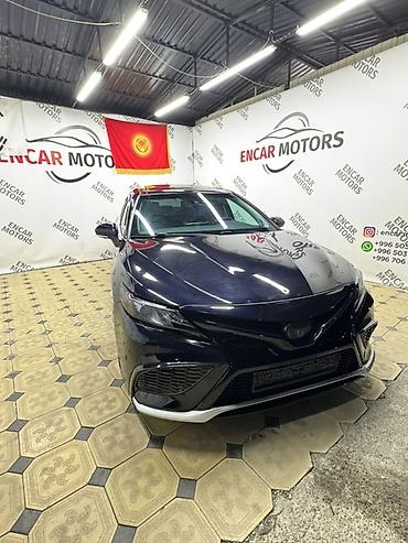 Toyota Camry: 2021 г., 2.5 л, Автомат, Гибрид, Седан