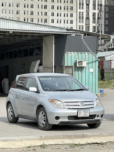 Toyota: Продаю Toyota Ist 2002 года. Надёжный, экономичный и компактный