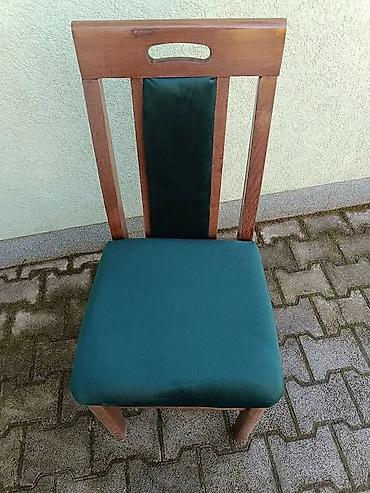 Stolice: Drvene stolice sa tapaciranim sedalima i naslonima kom 42€ - — 18