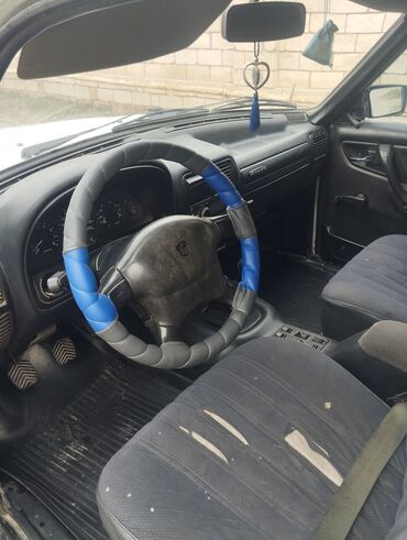 QAZ: QAZ 3110 Volga: 2.4 l | 1999 il 25800 km Sedan — 7