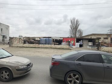 Binalar: Sumqayıt şəhərində 900 kv.m sahəsi olan və 1hektar torpaq sahəsinüə — 17