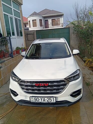 Digər Avtomobillər: VGV ağ rəngli şəhər krossoveri Xüsusiyyətlər: - Geniş xrom radiator — 2