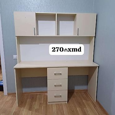 ofis masa aksesuarları: Komplekt iş masaı və üst dolablı rəf sistemi - Rəng: krem/bej - Geniş — 1