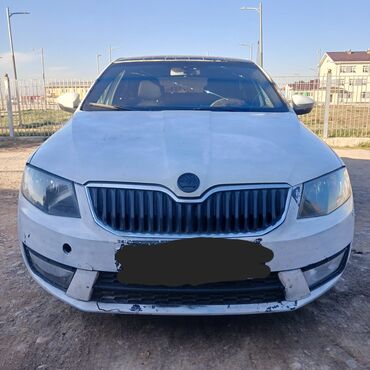 Skoda: Skoda Octavia: 2016 г., 1.6 л, Механика, Бензин, Седан