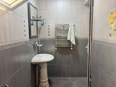 Həyət evləri və villaların satışı: 3 otaqlı, 100 kv. m, Kredit yoxdur, Orta təmir — 12