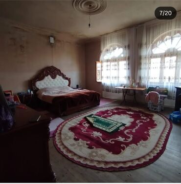 Həyət evləri və villaların satışı: Satılır:Gence seheri vtoroy cast deyilen erazide yerlesir.Ev 2 mertebe — 3