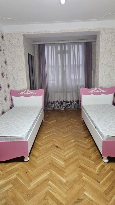 Uzunmüddətli kirayə mənzillər: Neftçilər metrosu yaxınlığında,229 nömrəli məktəbin yanında,5 — 3