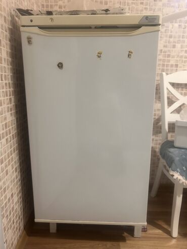 Mikserlər: Məhsul: Şaquli mini soyuducu Xüsusiyyətlər: - Kompakt ölçü: mətbəxin
