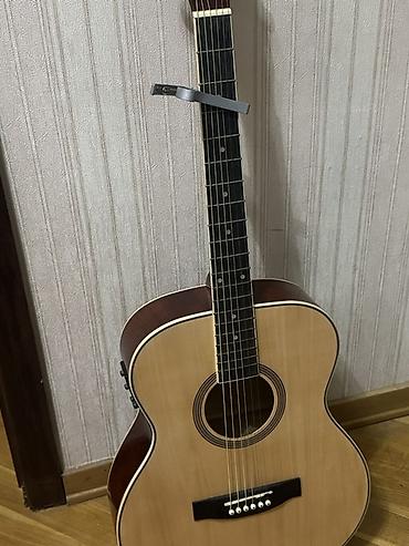 gitara qara: Akuistik gitara Q.T.E amfiyə qoşulur elektron – 6 simli, tam ölçü — 1