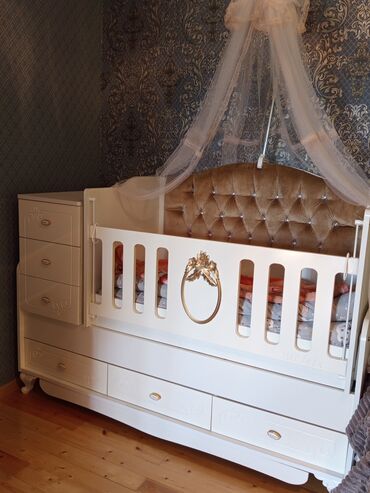 zal üçün asma tavanlar: Для девочки и мальчика, Четырехугольная, Колыбель, Без бортиков, Без матраса, С механизмом качания