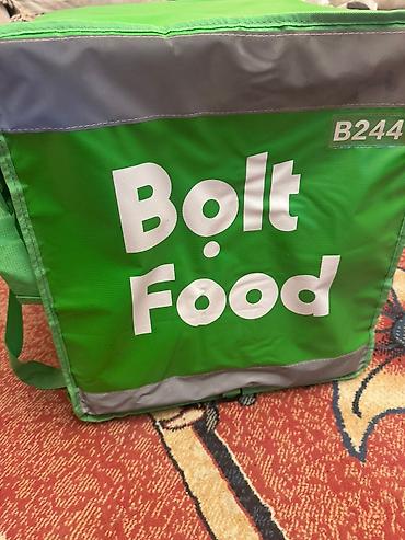 bolt sumka: Bolt Food termal çatdırılma çantası - Rəng: yaşıl, reflektorlu boz — 1