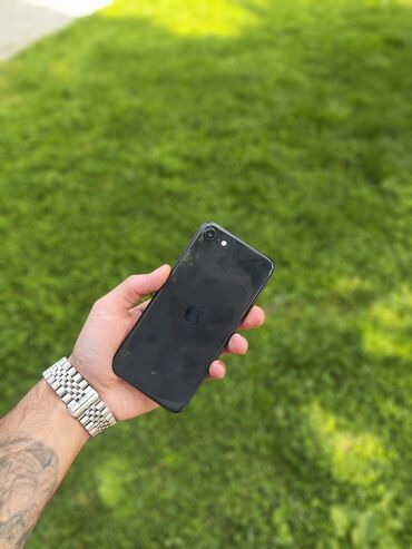 islenmis iphone 6: IPhone SE 2020, 64 GB, Black Titanium, Barmaq izi