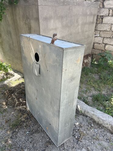 su cenleri islenmis: Su çəniHeç bir problemi yoxdu şəkildə göründüyü kimidi,tutumu