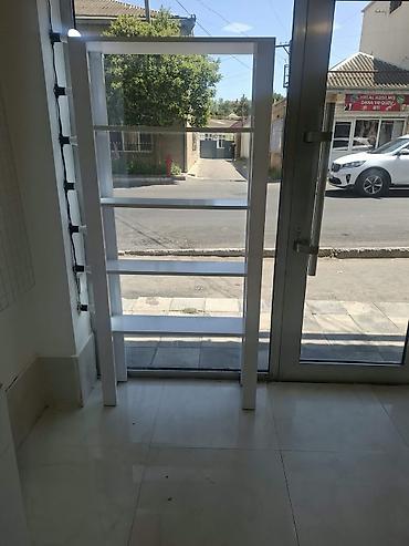 şuşəli dolab vitrini: Mağaza üçün vitrin və mebel dəsti Üstü şüşəli dolab. 2 əd. Hün — 8