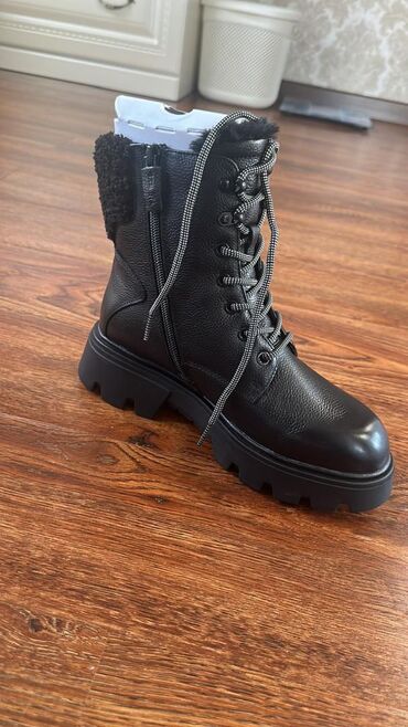 Пуховики и зимние куртки: Продаю все срочно дешево — 7