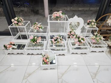 открытая вешалка для одежды: Yeni xonça dəsti satışdadır. gül ilə 650 azn, gülsüz 550 azn əlaqə