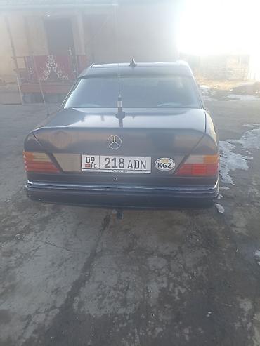 Mercedes-Benz E-Class: 1990 г., 2.3 л, Механика, Газ, Седан