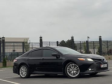 mersedes s klas: Toyota Camry: 2018 г., 2.5 л, Автомат, Гибрид — 2