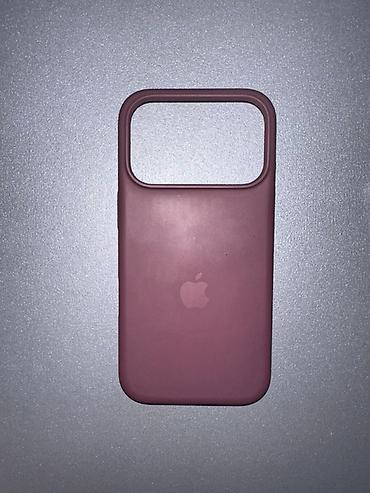 iphone e: Bu qirmizi rəngli silikon telefon qabı, iPhone modelləri üçün nəzərdə — 1