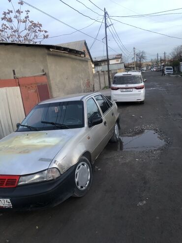 Daewoo: Daewoo Nexia: 1999 г., 1.6 л, Механика, Бензин, Седан