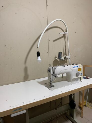 продаю бытовую технику: Швейная машина Jack, Компьютеризованная, Полуавтомат