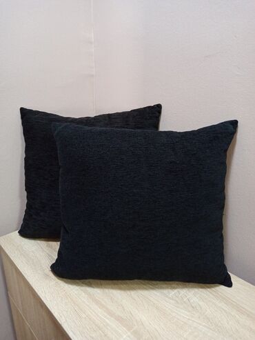 Pillows: Throw pillow, 40x40, color - Black