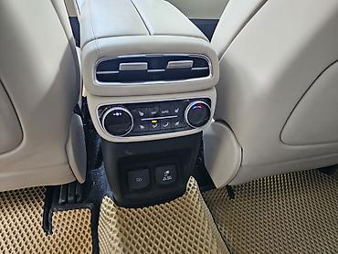 Другие автомобили: Genesis GV80 — премиальный кроссовер белого цвета. Основные — 11