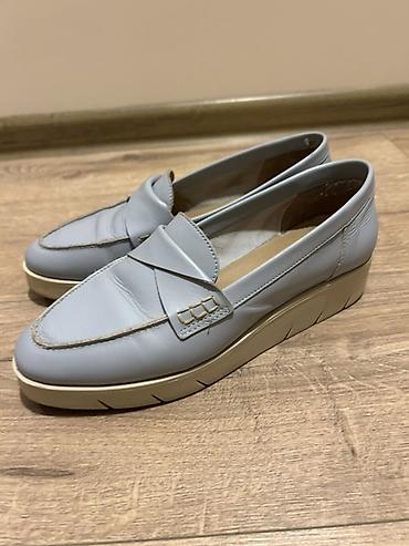 Digər ayaqqabılar: 1.Ботинки Натуральная кожа Размер 39 Цена 60 azn 2. Зимние ботинки — 23