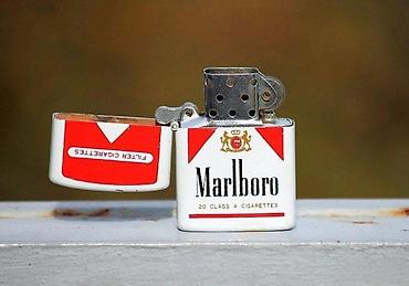 Upaljači i prateća oprema: MARLBORO Champ i Marlboro Slim Design Jet Flame upaljač. MARLBORO — 8