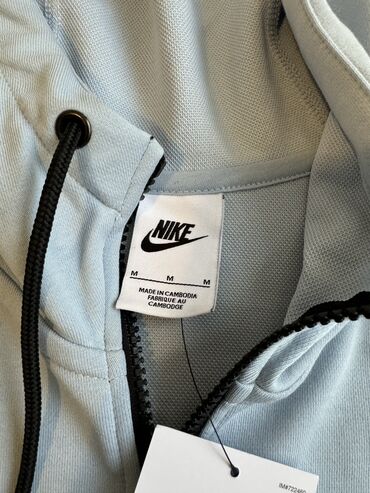 Duksevi: Nike tech duks u M veličini, NOVO SA ETIKETOM — 3