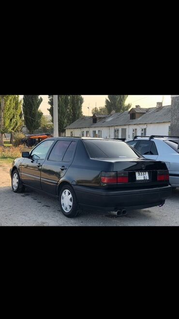 гигант сиденье: Volkswagen Vento: 1993 г., 2 л, Механика, Бензин, Седан