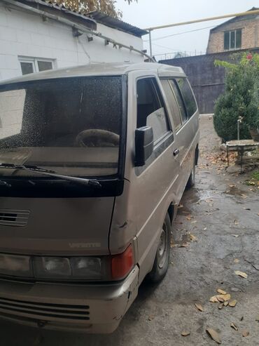 машина марч: Nissan Vanette: 1992 г., 2.2 л, Механика, Бензин, Бус