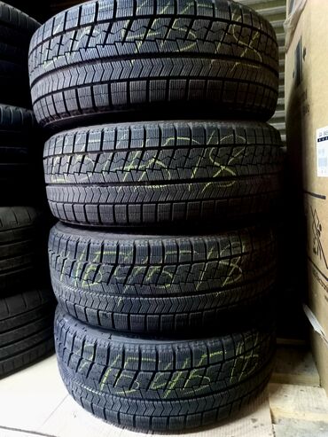 Шины: Шины 215 / 45 / R 18, Зима, Б/у, Комплект, Легковые, Япония, Bridgestone