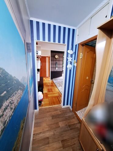 продажа трехкомнатных квартир: 3 комнаты, 58 м², 104 серия, 3 этаж, Старый ремонт