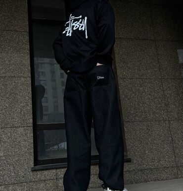 клёш джинсы: Худи stussy XL размера (1000 сом) Джинсы dime M размера, черного цвета