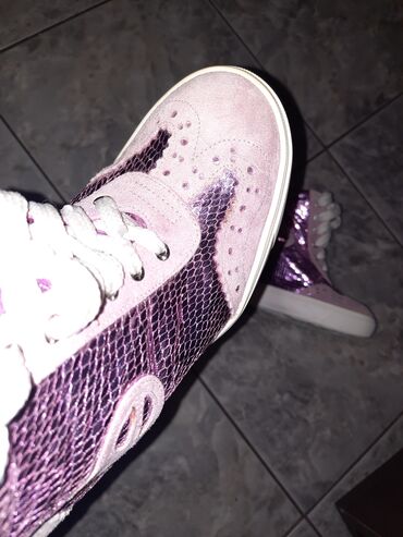 Women's Sneakers and athletic shoes: 38 — 2