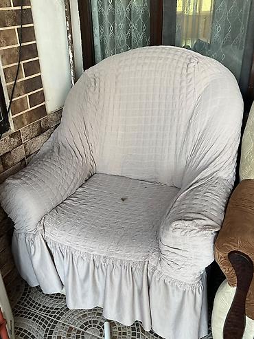 deniz mebel divan kreslo: 1 divan ve 2 kreslo hamısı birlikde 70 manat divan uzluyude verilir — 2