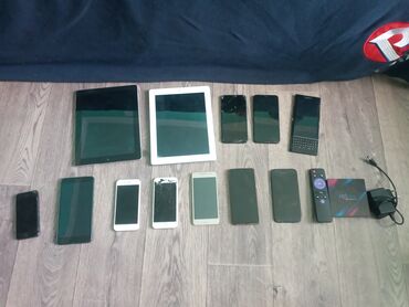 афтомат стиралный: ЛОТ ТЕХНИКИ одним комплектом. Состав по фото: - 2 планшета Apple iPad