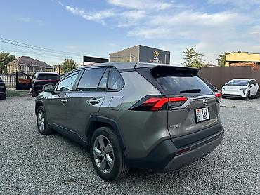2022: Toyota RAV4: 2022 г., Кроссовер — 9