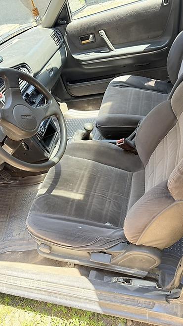 09 машина: Mazda 626: 1990 г., 2 л, Механика, Бензин, Универсал — 3