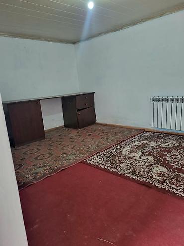 1 комната, Восток-5 мкр Собственник, Только парням, от 1 года, С мебелью частично