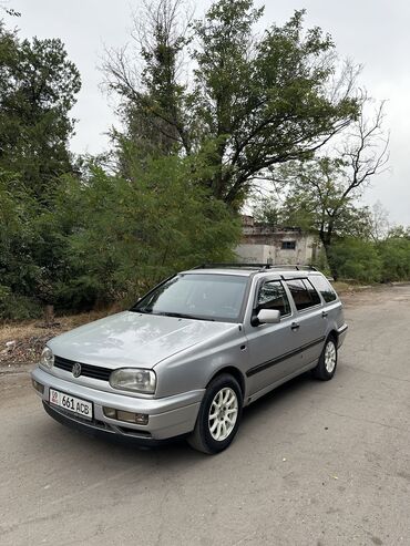 Volkswagen: Volkswagen Golf: 1994 г., 1.8 л, Механика, Бензин, Универсал