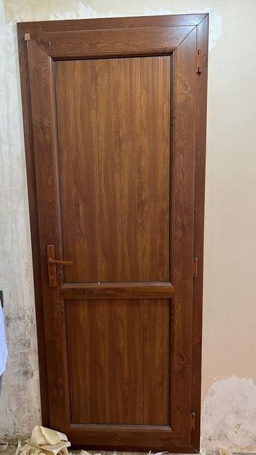 Bağ evi və bağ üçün hərşey: Taxta görünümlü qapı dəsti - Material: ağac fakturalı panel (isti